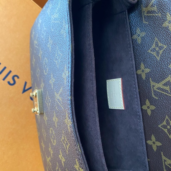 Authentic Louis Vuitton Pochette Métis Monogram - Picture 4 of 12